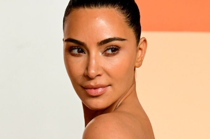 Kim Kardashian en la fiesta de Vanity Fair de los Premios Oscar 2025