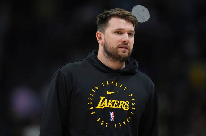 Luka Doncic no salió del banquillo en Denver