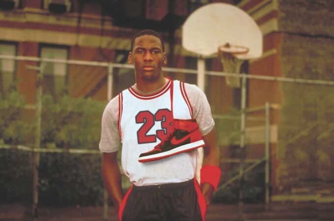 Michael Jordan, con las legendarias Air Jordan y el número 23