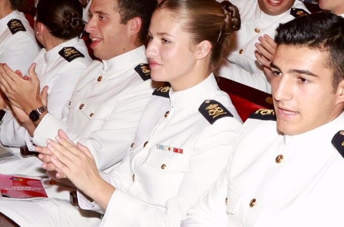 La Princesa Leonor, con el uniforme de gala de La Armada, conquista Nueva York en una velada musical con sabor español