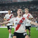 Mastantuono, con la camiseta de River Plate