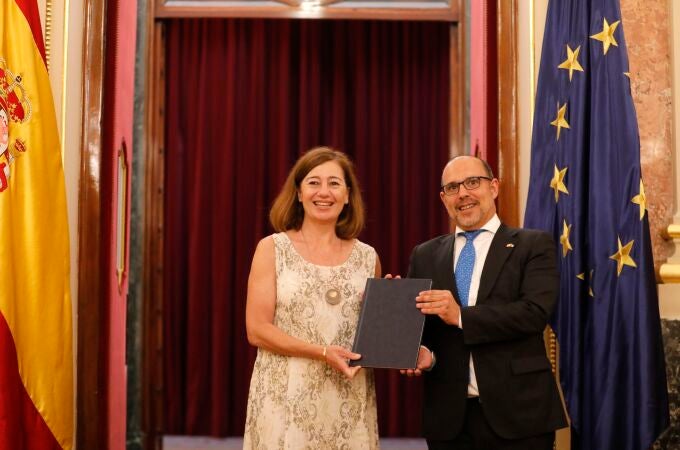Entrega del nuevo Estatuto de Autonomía en el Congreso.