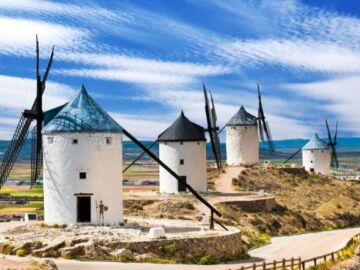 Los famosos molinos de viento de La Mancha.