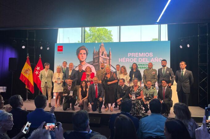 Foto de familia de los premiados
