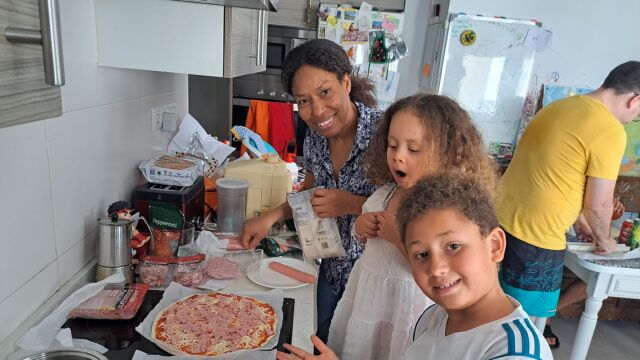 Marisol junto a su familia, antes del diagnóstico