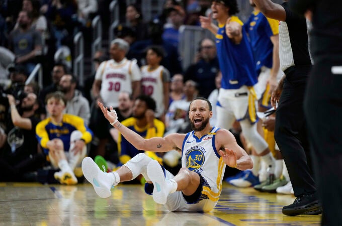 Stephen Curry y los Warriors tendrán que disputar el "playin"