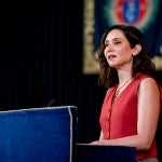 Ayuso participa en la toma de posesión del nuevo rector de la Universidad Rey Juan Carlos 